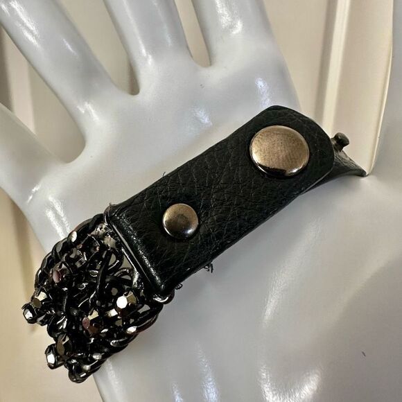 Black rhinestone chain bracelet - Picture 4 of 9